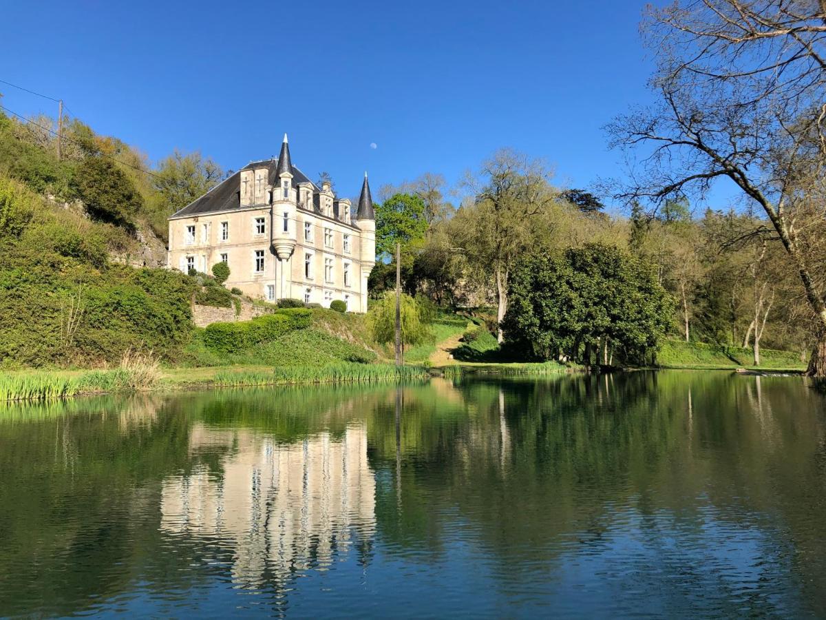 Chateau Des Loups - Les Pommiers Echire Exterior photo